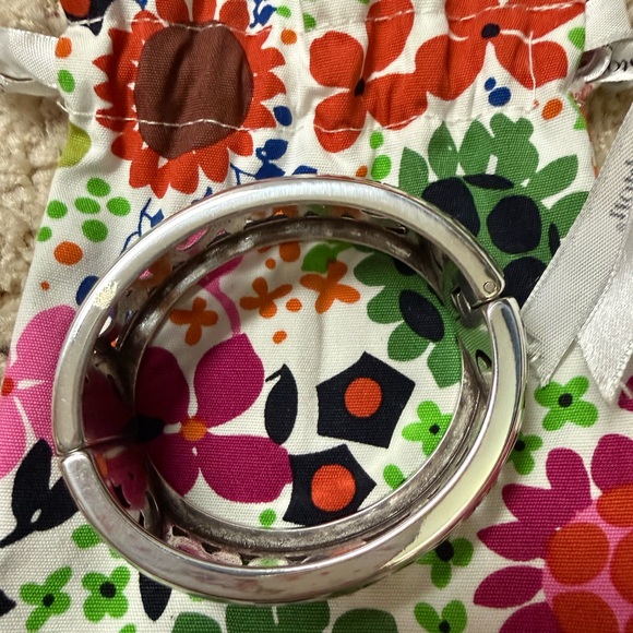 Brighton hinged bangle - Picture 3 of 3